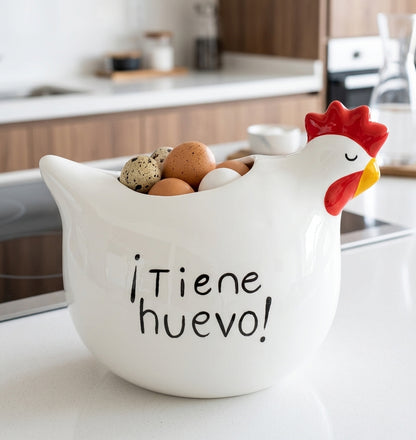 LA GALLINA TIENE HUEVO
