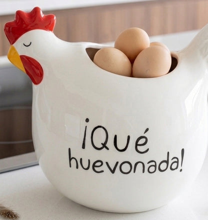 LA GALLINA TIENE HUEVO